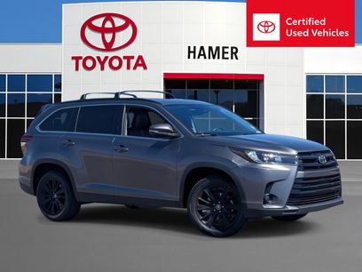 Used 2019 Toyota Highlander SE