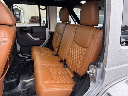 Used 2015 Jeep Wrangler Unlimited Sport w/ Quick Order Package 24S AWD/4WD image 33