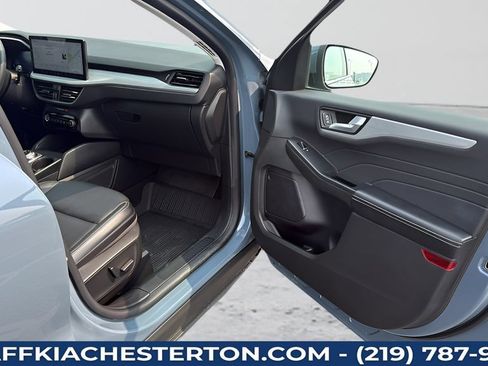Used 2023 Ford Escape Platinum AWD/4WD image 23
