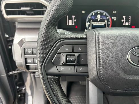 Used 2025 Toyota Tacoma SR5 image 18