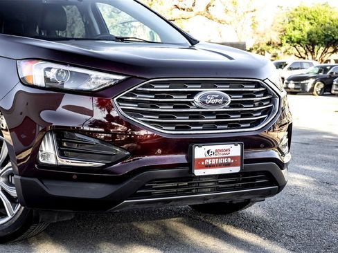 Used 2024 Ford Edge Titanium image 3