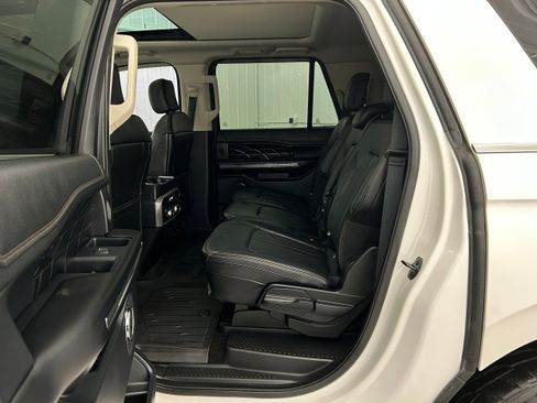 Used 2018 Ford Expedition Max Platinum image 30