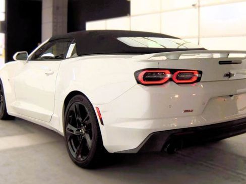 Used 2020 Chevrolet Camaro SS RWD image 4