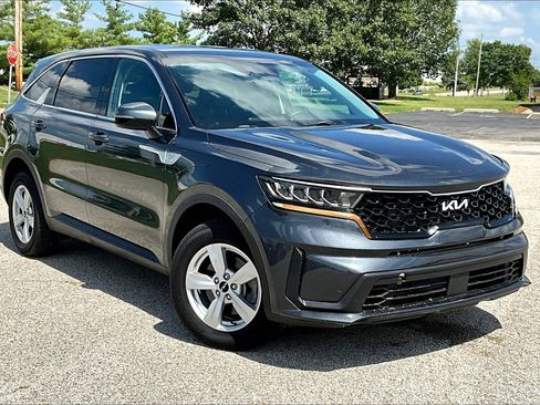Used 2022 Kia Sorento LX image 38