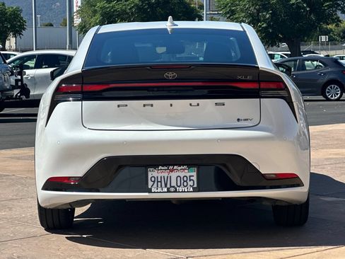 Certified 2023 Toyota Prius XLE FWD image 6