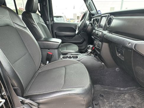 Used 2021 Jeep Gladiator Sport image 28
