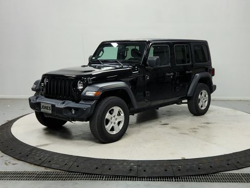 Used 2021 Jeep Wrangler Unlimited Sport AWD/4WD image 4