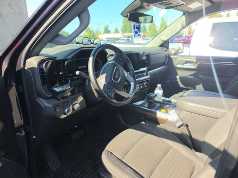 Used 2025 GMC Sierra 1500 Elevation w/ Preferred Package AWD/4WD image 8