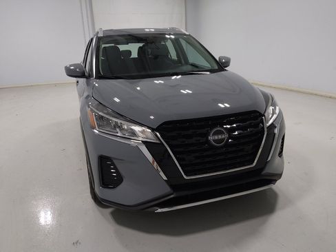 Used 2023 Nissan Kicks SV FWD image 14