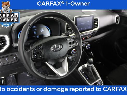Certified 2026 Hyundai Venue SEL FWD image 5