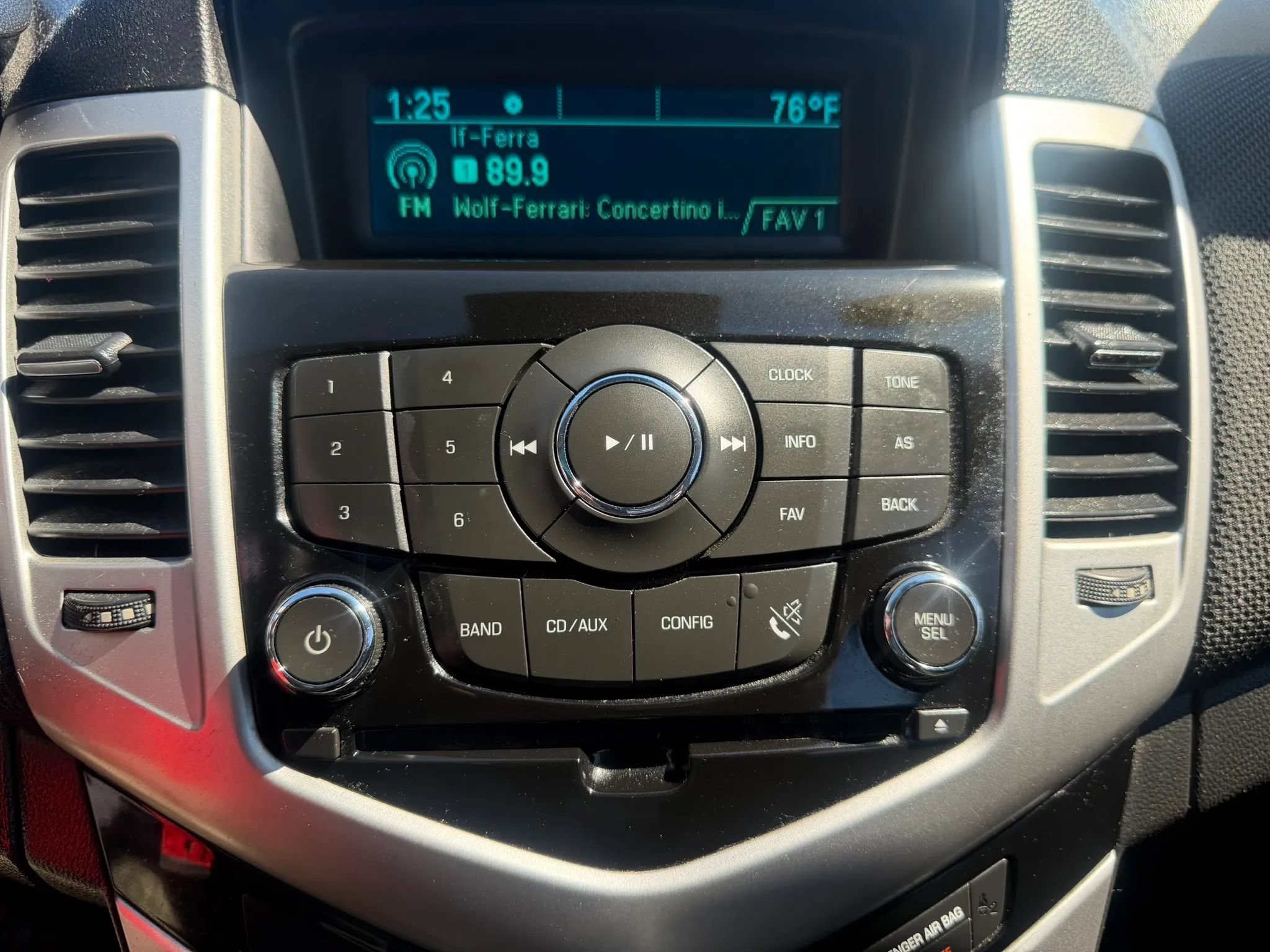 Used 2016 Chevrolet Cruze LT FWD image 21