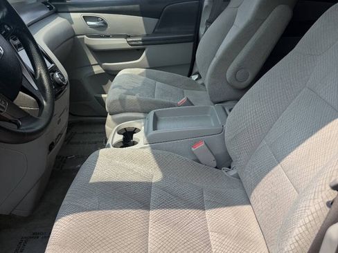 Used 2016 Honda Odyssey SE image 2