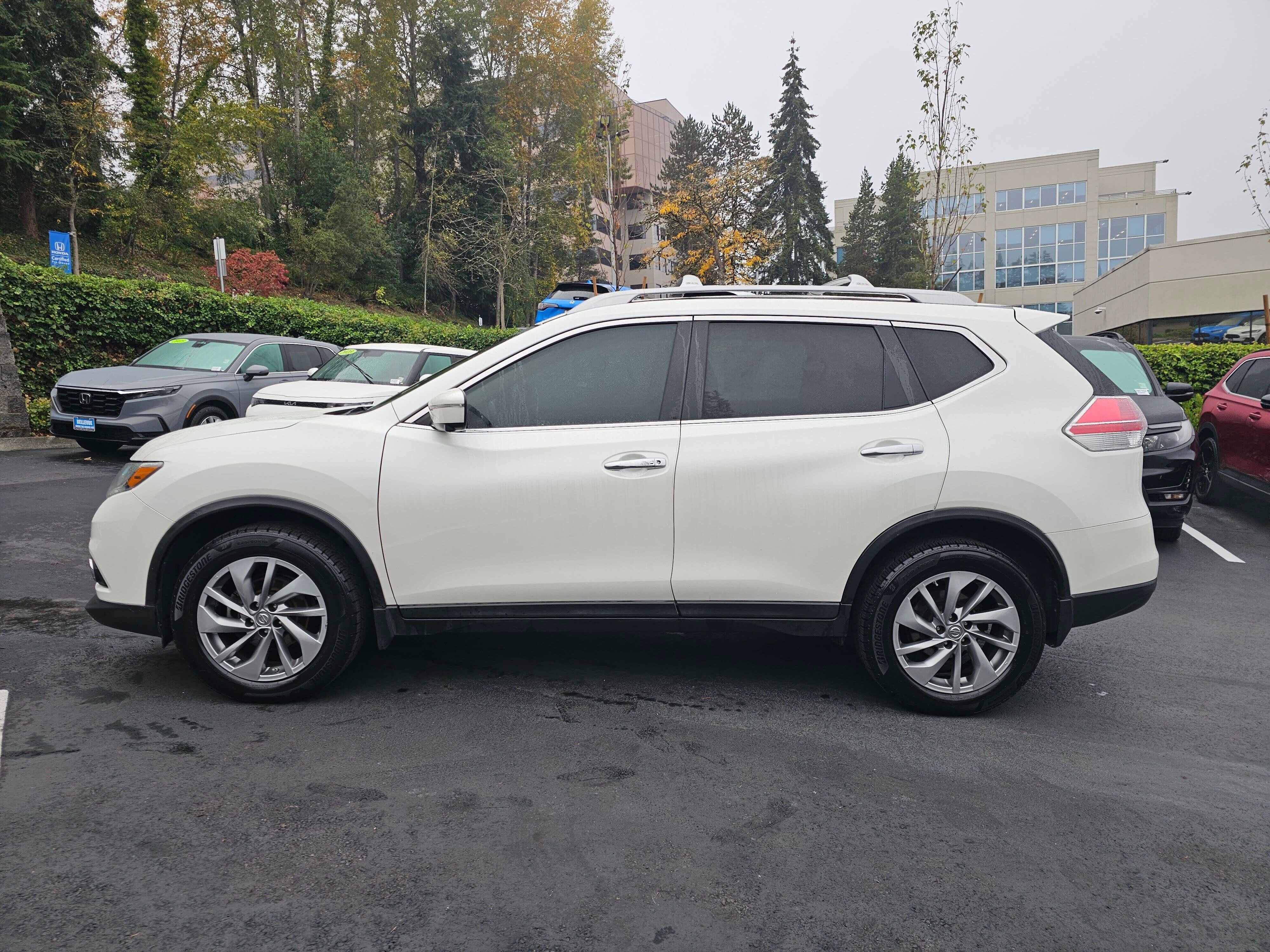 Used 2015 Nissan Rogue SL w/ SL Premium Package AWD/4WD image 4