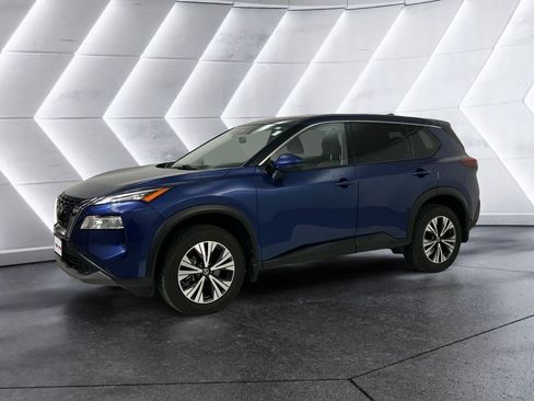 Used 2021 Nissan Rogue SV FWD image 3