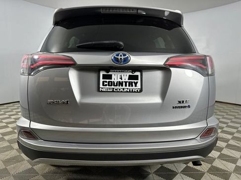 Used 2017 Toyota RAV4 XLE AWD/4WD image 6