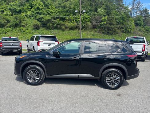 Used 2024 Nissan Rogue S AWD/4WD image 2