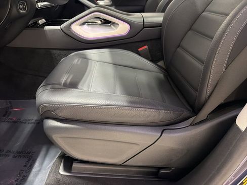 Used 2025 Mercedes-Benz GLS 450 4MATIC image 10