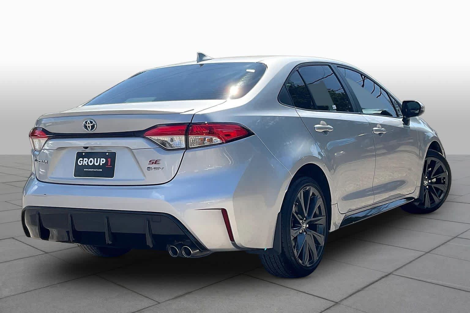 Used 2025 Toyota Corolla SE FWD image 13