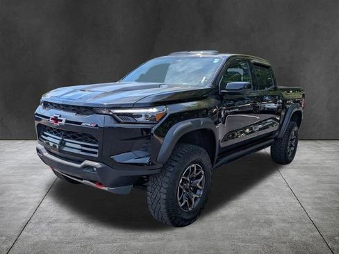 Used 2024 Chevrolet Colorado ZR2 w/ ZR2 Convenience Package III image 8