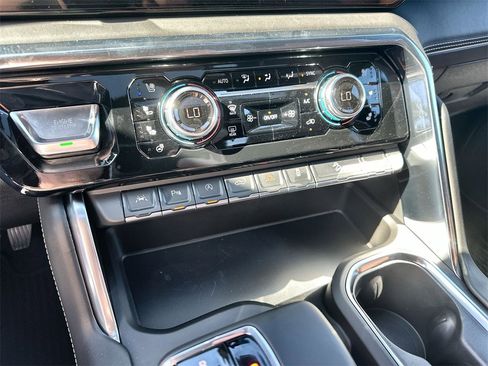 New 2026 GMC Sierra 1500 Denali Ultimate w/ LPO, Black Badging Package image 27