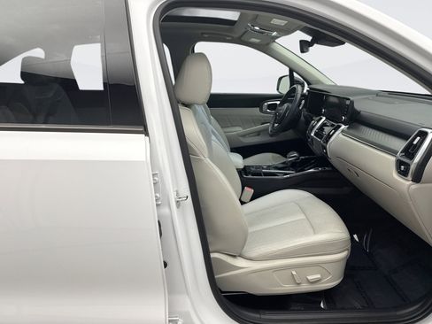 Used 2023 Kia Sorento SX image 18
