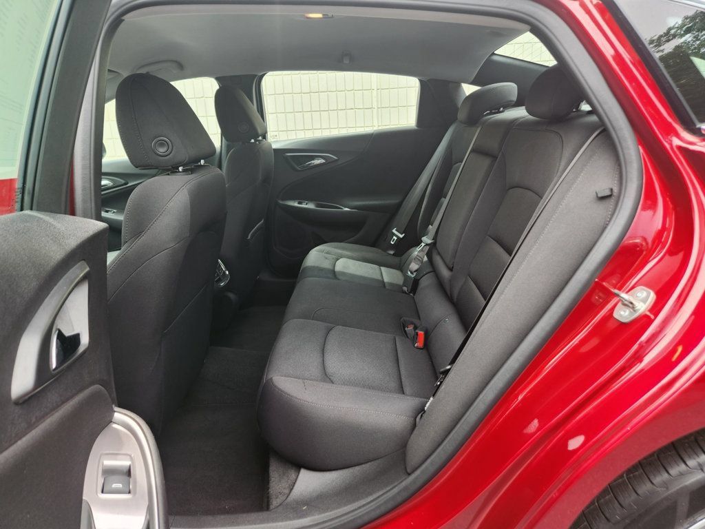 Used 2025 Chevrolet Malibu LT FWD image 10