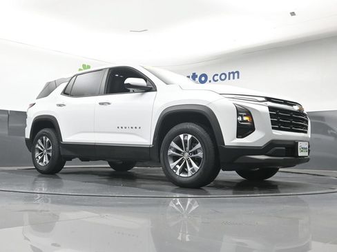 Used 2025 Chevrolet Equinox LT AWD/4WD image 26
