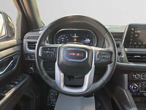 Used 2024 GMC Yukon SLT AWD/4WD image 12