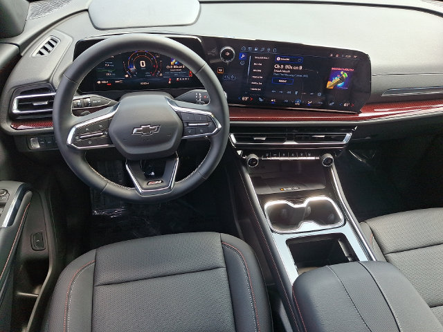 Used 2026 Chevrolet Traverse Z71 AWD/4WD image 3