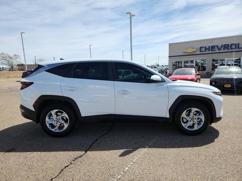 Used 2023 Hyundai Tucson SE image 9