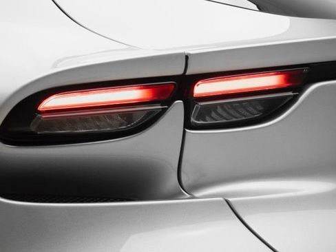 Used 2024 Ferrari Purosangue image 25