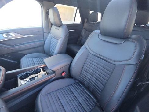 New 2026 Ford Explorer ST-Line w/ ST-Line Street Pack image 19