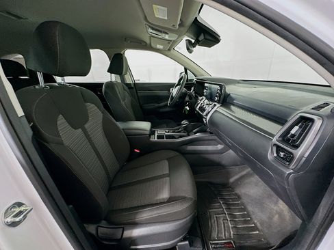 Used 2023 Kia Sorento LX FWD image 30