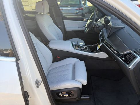 Used 2026 BMW X5 xDrive40i AWD/4WD image 33