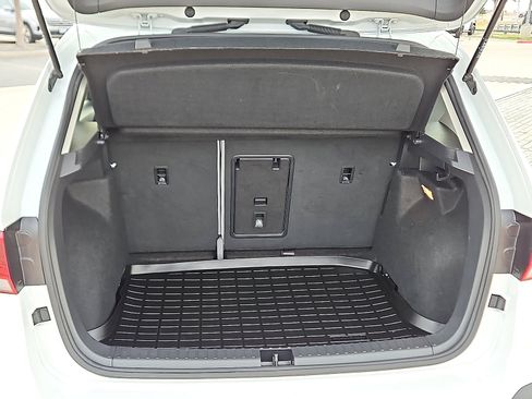 Certified 2023 Volkswagen Taos SE image 6