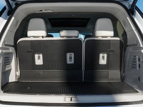 New 2026 Buick Enclave Avenir w/ Super Cruise Package image 8