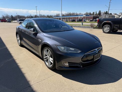 Used 2015 Tesla Model S 85D image 7