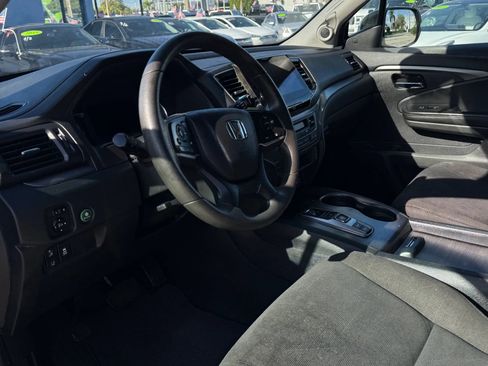 Used 2021 Honda Pilot EX image 11