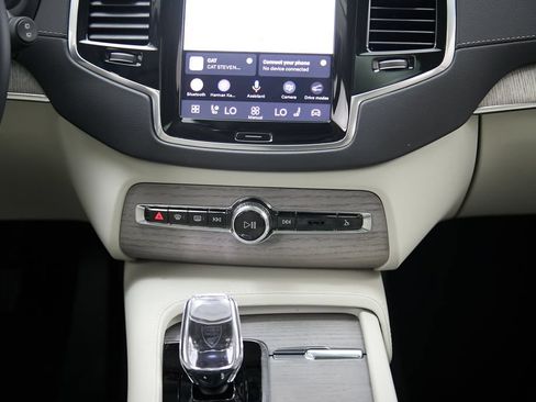 Used 2024 Volvo XC90 T8 Ultimate w/ Protection Package Premier AWD/4WD image 32