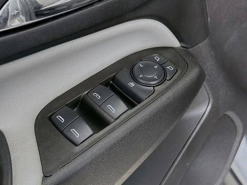 Used 2024 Chevrolet Equinox LS FWD image 20