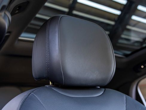 Certified 2025 Porsche Cayenne Coupe image 61