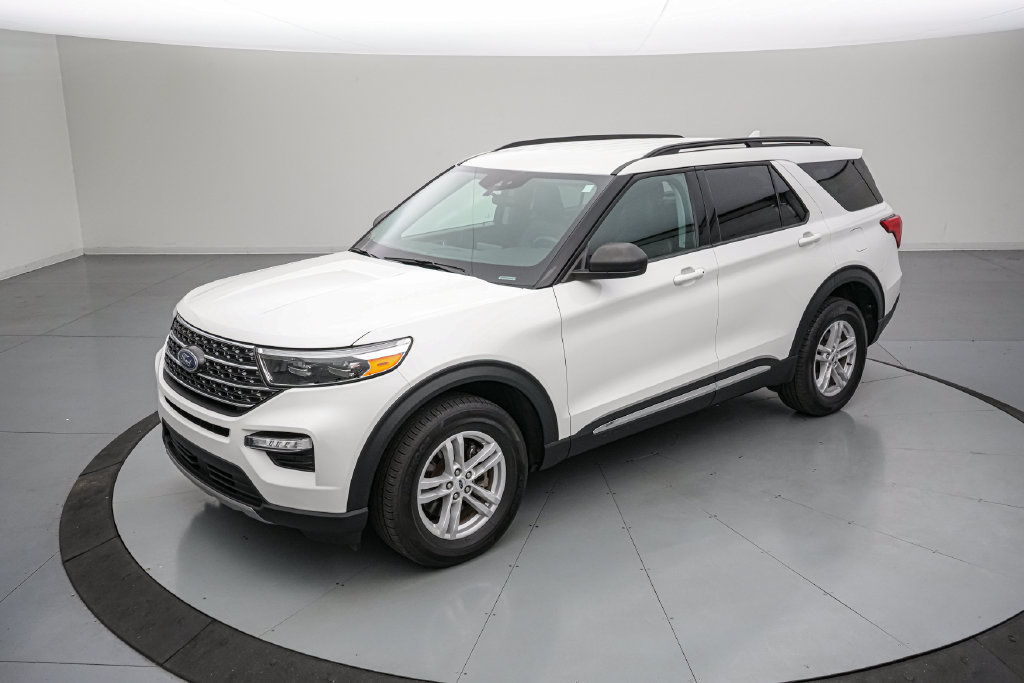 Certified 2024 Ford Explorer XLT w/ Equipment Group 202A AWD/4WD image 8