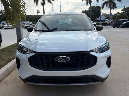 Used 2023 Ford Escape FWD image 3