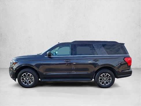 Used 2024 Ford Expedition XLT RWD image 9