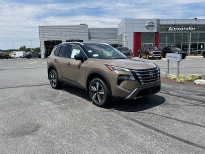 New 2025 Nissan Rogue SL w/ Tech Package