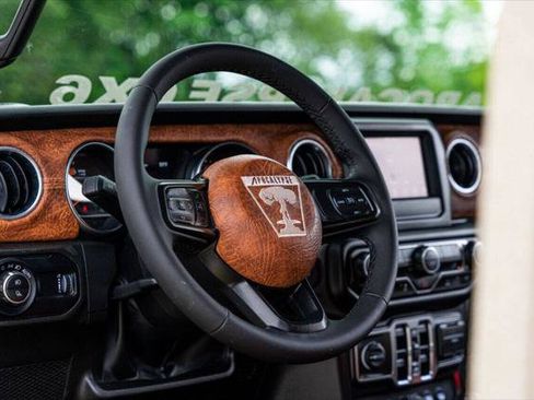 Used 2023 Jeep Gladiator Sport AWD/4WD image 33
