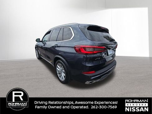 Used 2021 BMW X5 xDrive40i w/ Premium Package AWD/4WD image 2