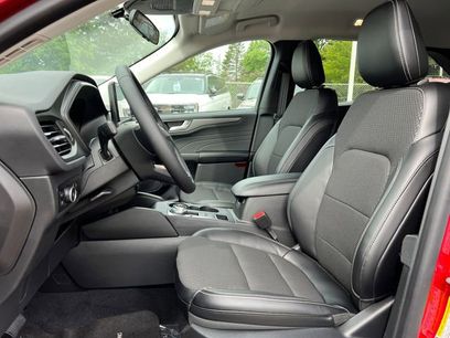 New 2024 Ford Escape SE