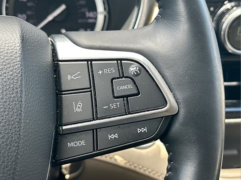 Used 2020 Toyota Highlander Limited AWD/4WD image 26