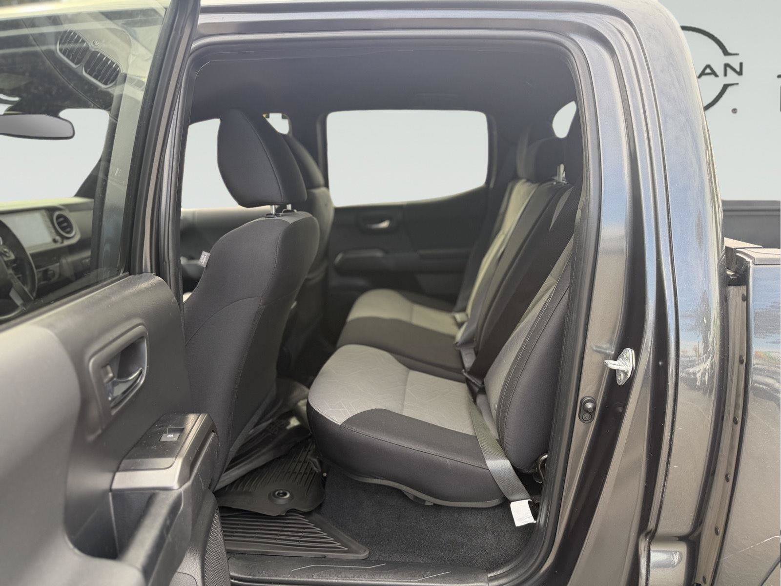 Used 2022 Toyota Tacoma TRD Sport AWD/4WD image 24